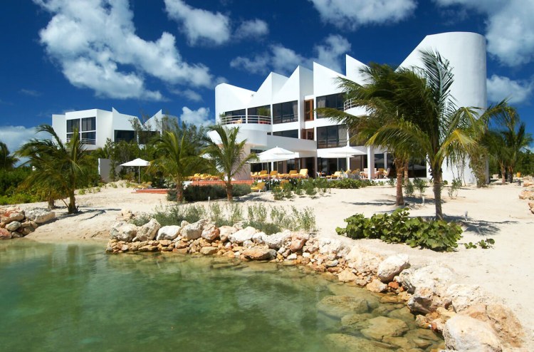 African Sapphire Anguilla 12