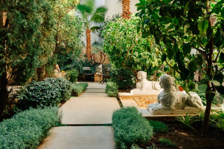 Art Retreat Athen Luxus Ferienhaus Altstadt Mieten Skulpturen