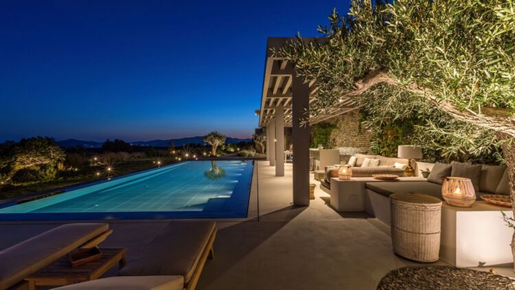 Asterias One Luxus Ferienhaus Paros Am Strand Mieten Abendstimmung