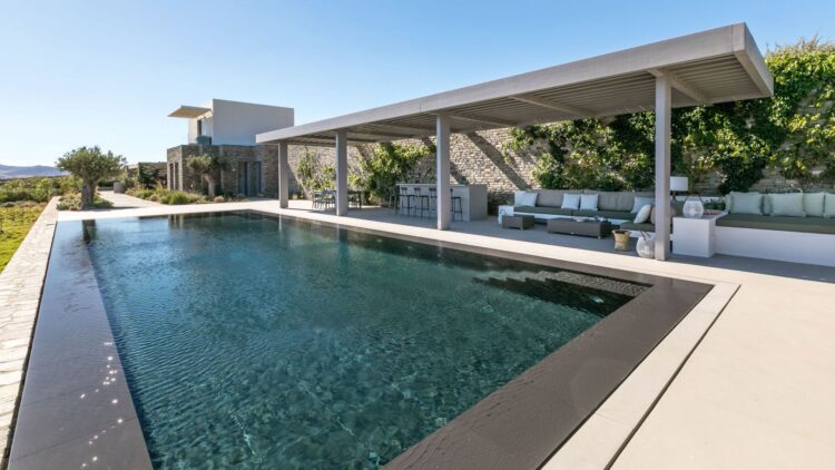 Asterias One Luxus Ferienhaus Paros Am Strand Mieten Poolbereich