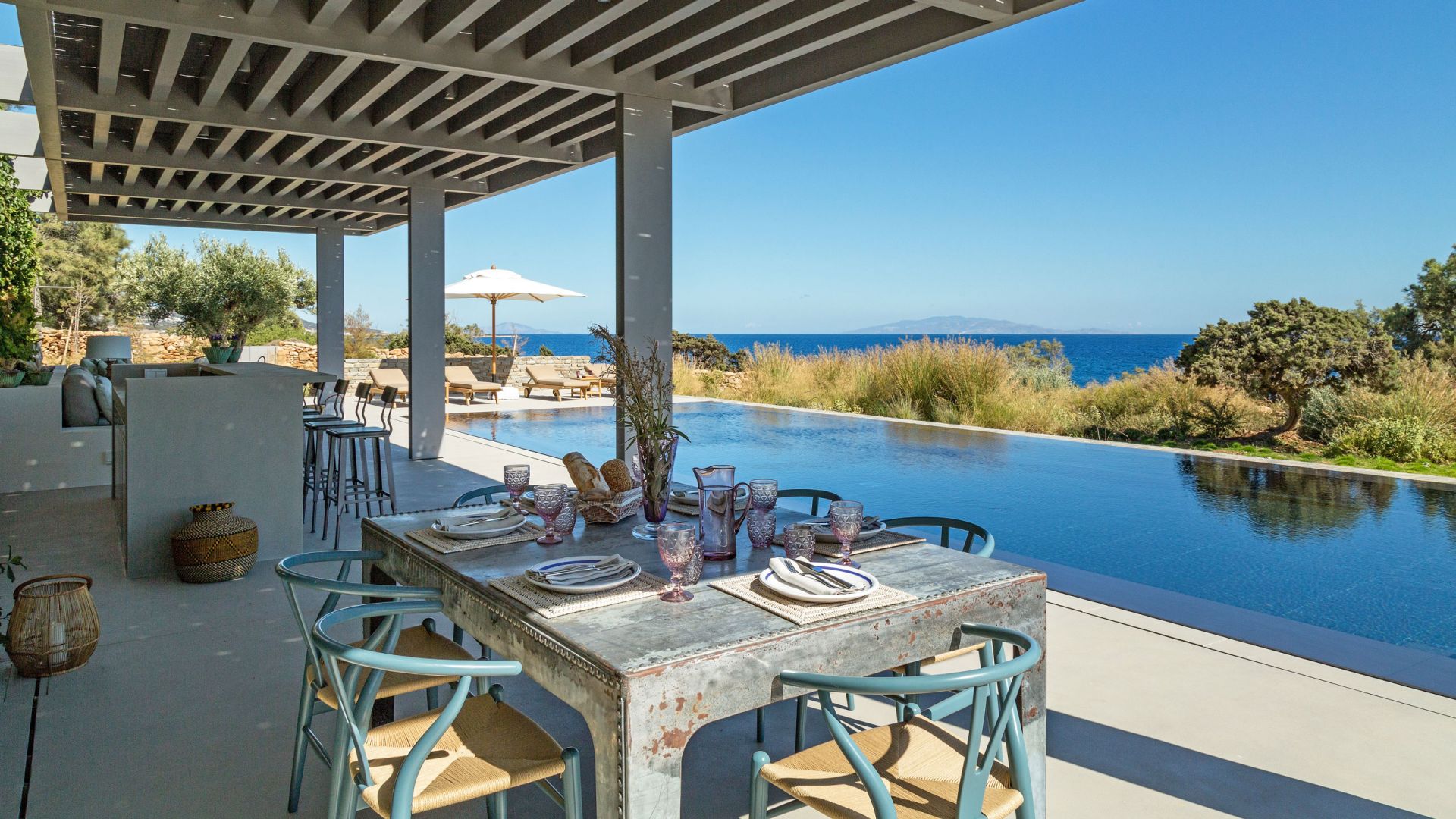 Asterias One Luxus Ferienhaus Paros Am Strand Mieten Poolterrasse