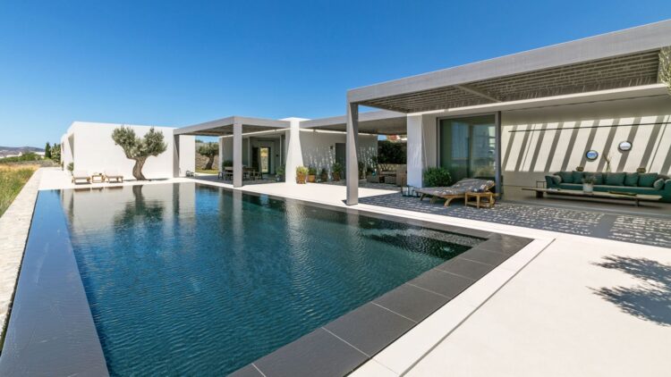 Asterias Two Luxus Ferienhaus Paros Am Meer Mieten Pool Area