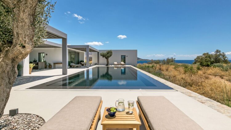 Asterias Villas Luxus Ferienvillen Paros Am Strand Mieten Poolterrasse
