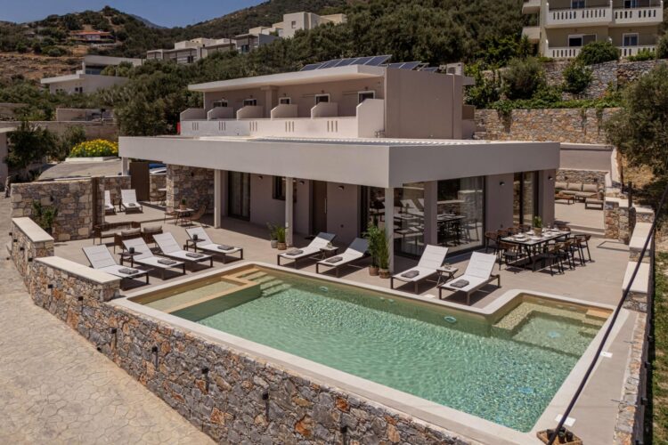 Baech Villa Paralia Luxus Ferienhaus Kreta Am Strand Mieten Außenansicht