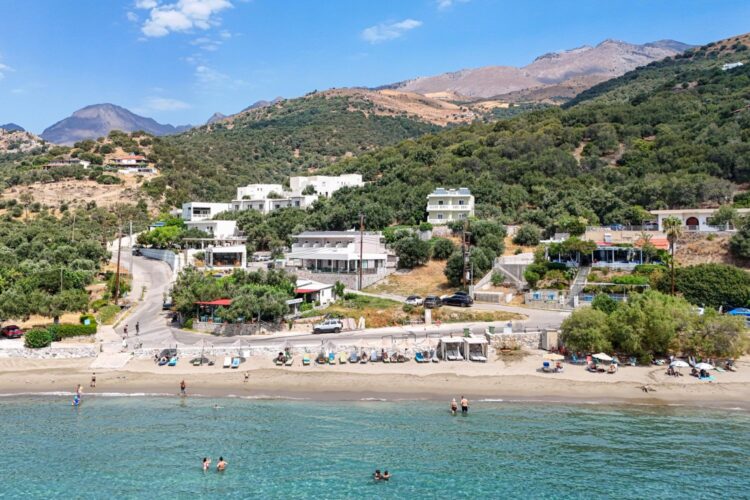 Baech Villa Paralia Luxus Ferienhaus Kreta Am Strand Mieten Lage