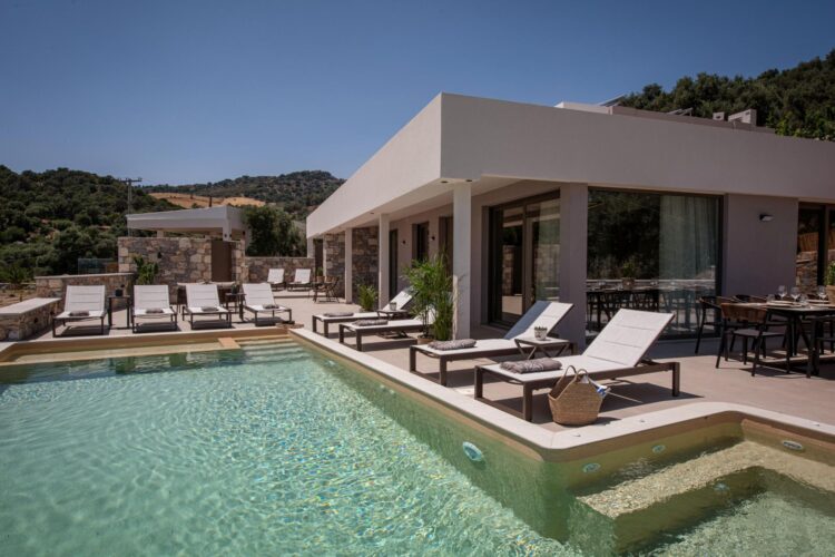 Baech Villa Paralia Luxus Ferienhaus Kreta Am Strand Mieten Pool Area