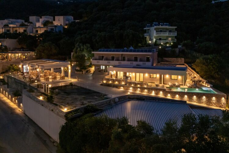 Baech Villa Paralia Luxus Ferienvilla Kreta Am Strand Mieten Lage
