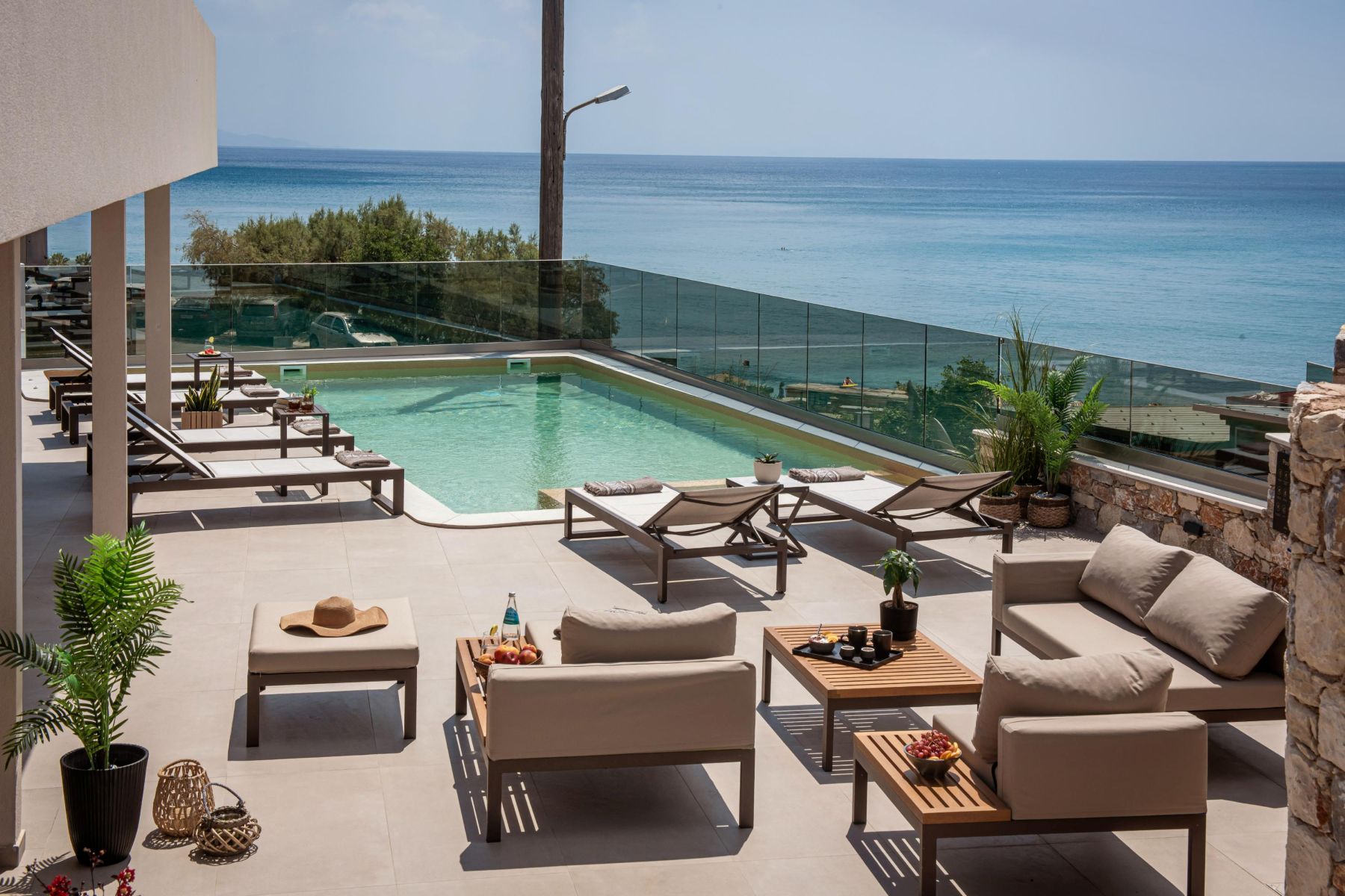 Baech Villa Paralia Luxus Ferienvilla Kreta Am Strand Mieten Poolterrasse