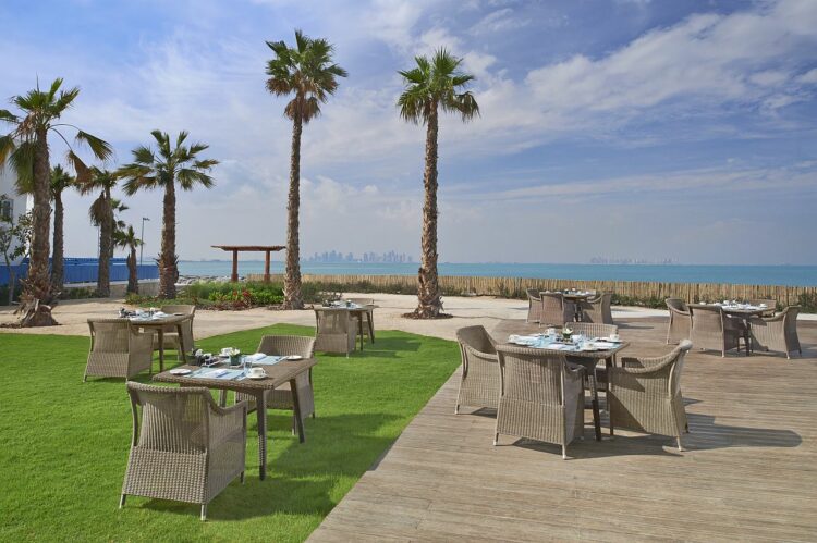 Banana Island Resort Doha By Anantara Restaurant Azraq Outdoor Seating