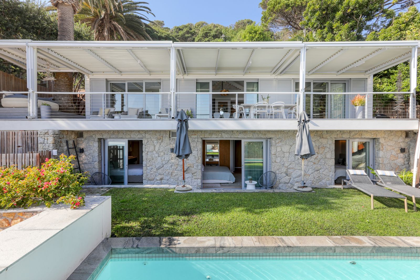 Beach Villa Ayanda Luxus Ferienhaus Kapstadt Clifton Mieten Außenansicht