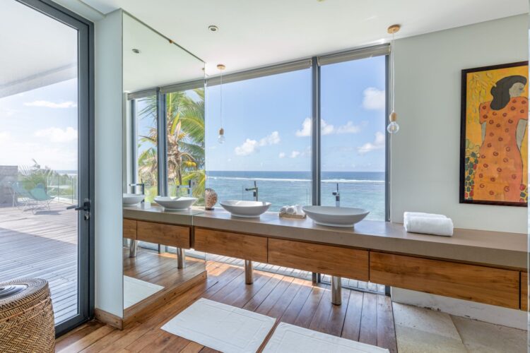 Beach Villa Lafayette Luxus Ferienhaus Mauritius Mieten Badezimmer