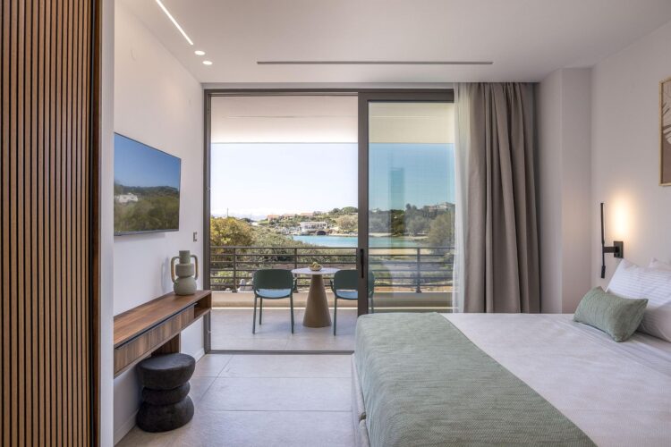 Beach Villa Tersana Luxus Ferienhaus Kreta Mieten Bett