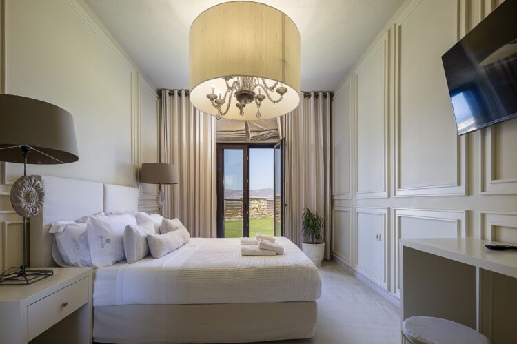 Beachfront Estate Luxus Feruenhaus Kreta Mieten Bett