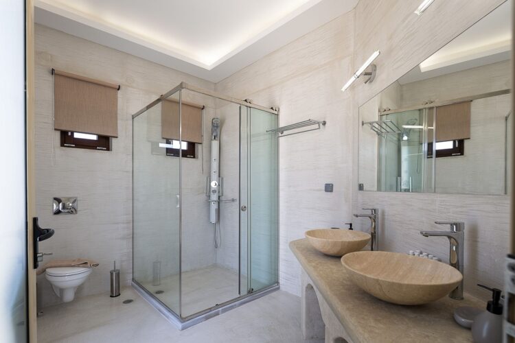 Beachfront Estate Luxus Feruenhaus Kreta Mieten Dusche