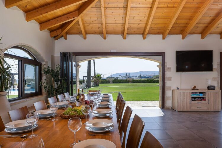 Beachfront Estate Luxus Feruenhaus Kreta Mieten Esstisch