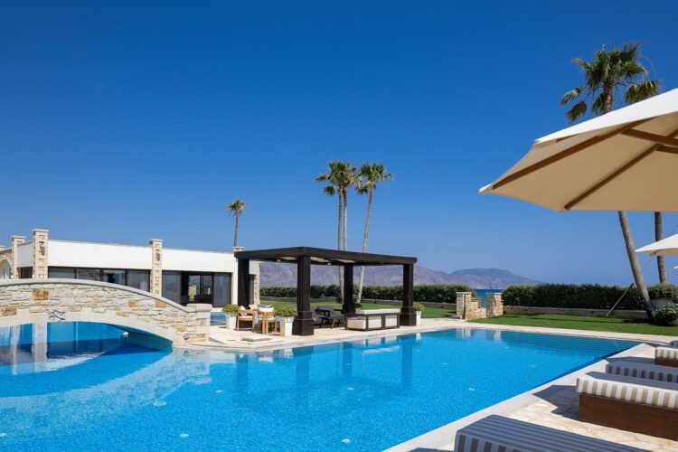 Beachfront Estate Luxus Feruenhaus Kreta Mieten Liegen