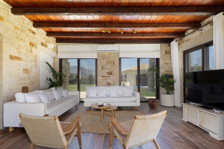 Beachfront Estate Luxus Feruenhaus Kreta Mieten Tv