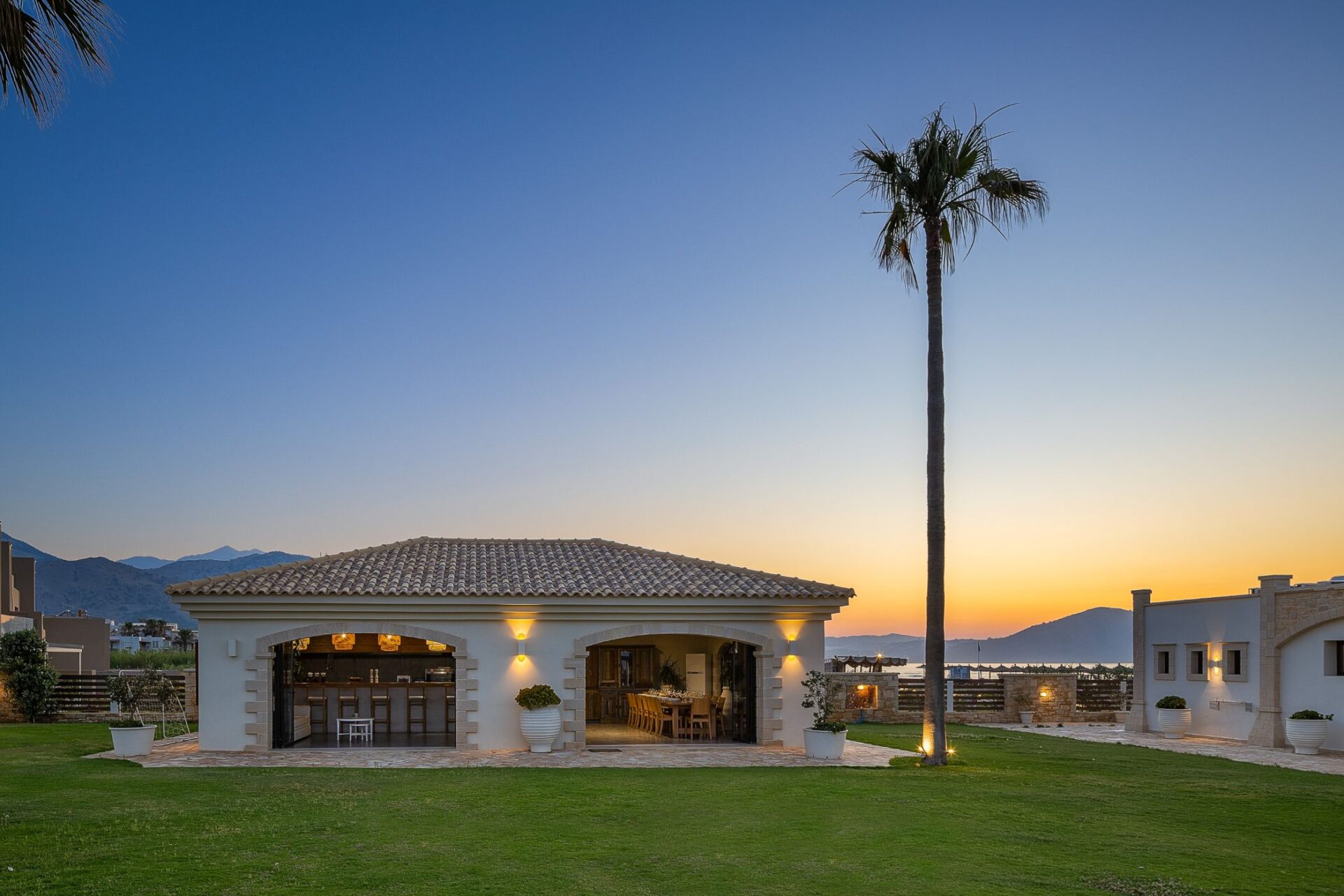 Beachfront Estate Luxus Feruenhaus Kreta Mieten Abends