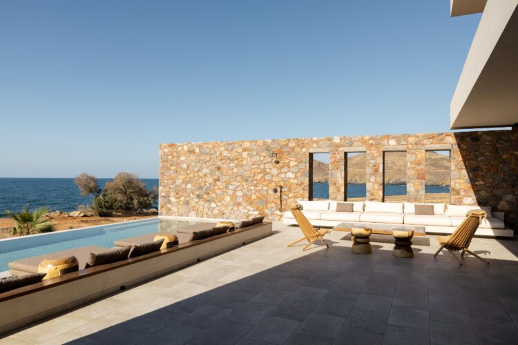 Beachfront Sanctuary Villa Luxus Villa Kreta Mieten Terrasse