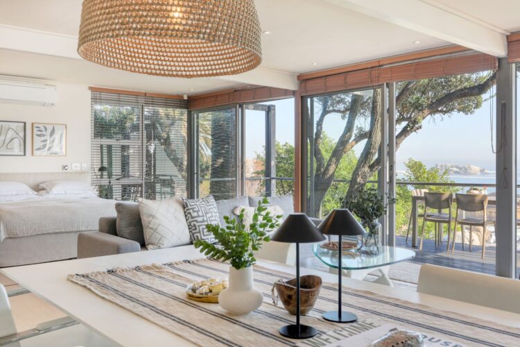 Beachfront Villa Nandi Luxus Ferienhaus Kapstadt Mieten Esstisch