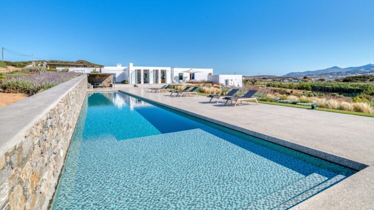 Beachside Villa Luxus Ferienhaus Paros Am Meer Poolbereich