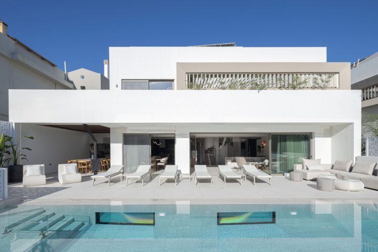 Beachside Villa Missiria Luxus Ferienhaus Kreta Mieten Außenansicht