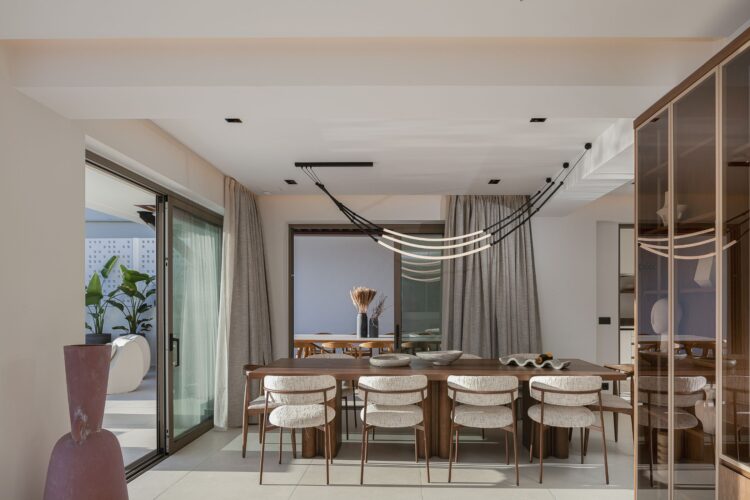 Beachside Villa Missiria Luxus Ferienhaus Kreta Mieten Esstisch