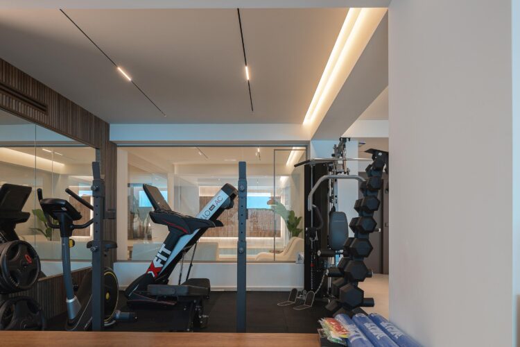 Beachside Villa Missiria Luxus Ferienhaus Kreta Mieten Gym
