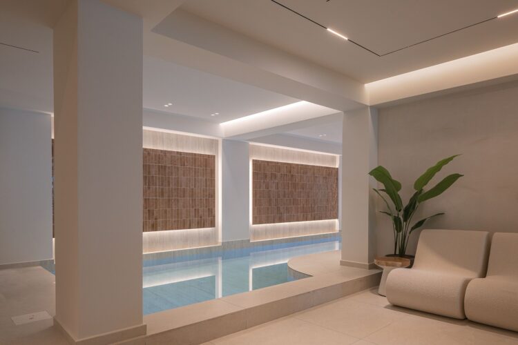 Beachside Villa Missiria Luxus Ferienhaus Kreta Mieten Indoorpool
