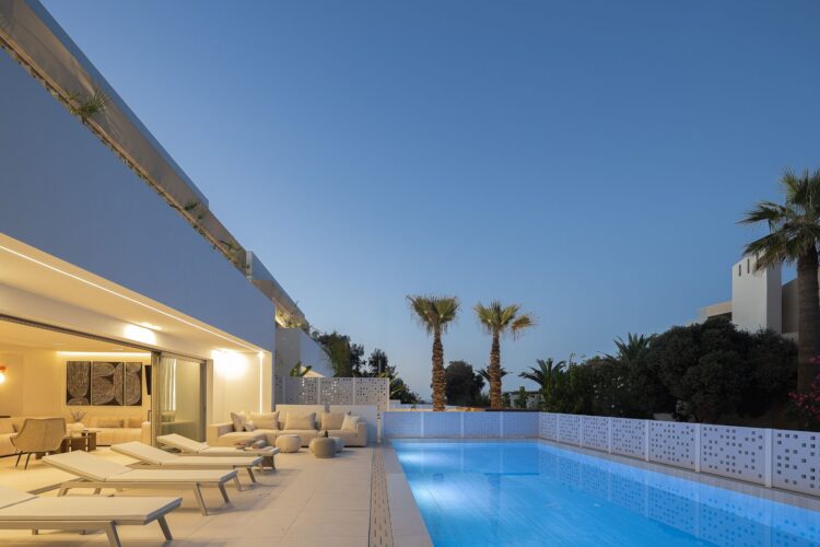 Beachside Villa Missiria Luxus Ferienhaus Kreta Mieten Pool By Night