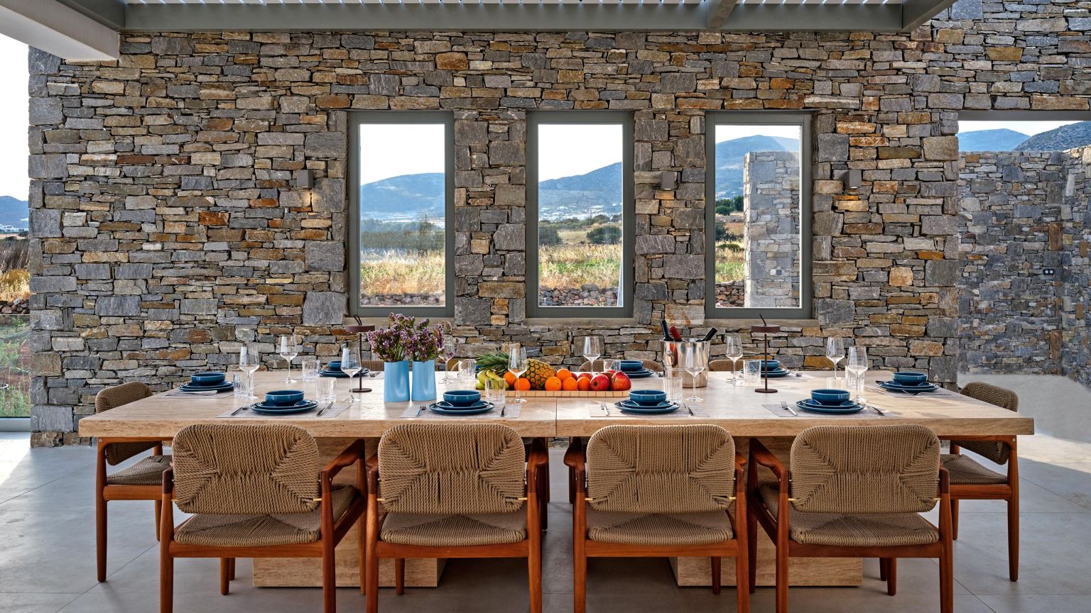 Beachvilla Drios Luxus Ferienhuas Paros Griechenland Mieten Esstisch