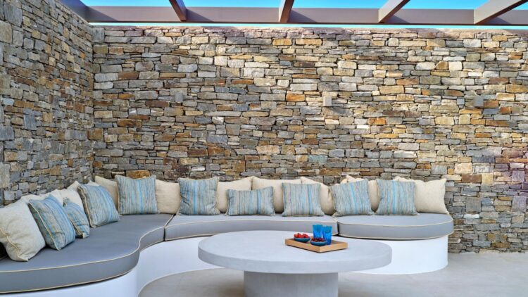 Beachvilla Drios Luxus Ferienhuas Paros Griechenland Mieten Outdoor Lounge