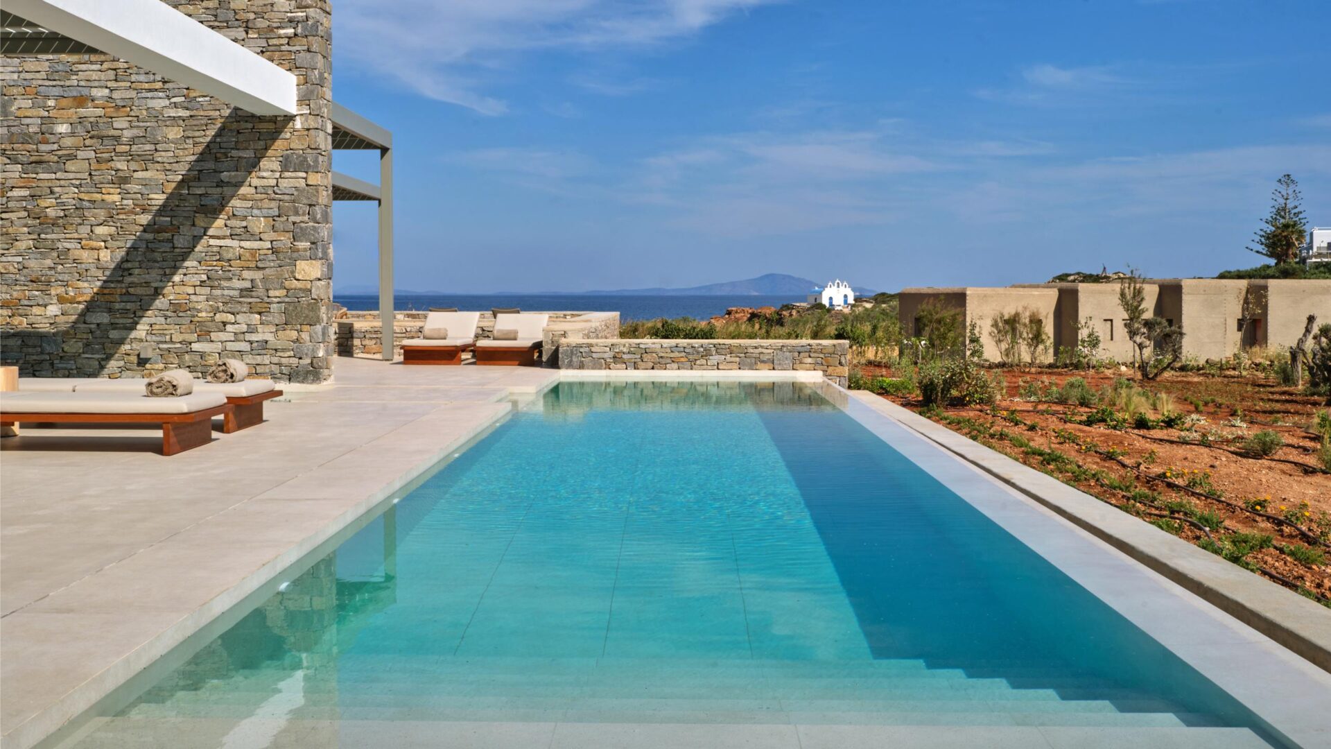 Beachvilla Drios Luxus Ferienhuas Paros Griechenland Mieten Poolterrasse