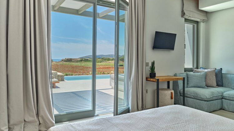 Beachvilla Drios Luxus Ferienhuas Paros Griechenland Mieten Schlafzimmer