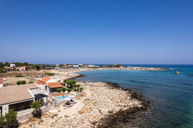 Beachvilla Elena Luxus Ferienvilla Kreta Am Meer Mieten Außenansicht