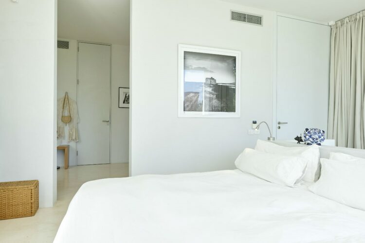 Can Jardin Exklusives Ferienhaus Ibiza Mieten Detail Schlafzimmer