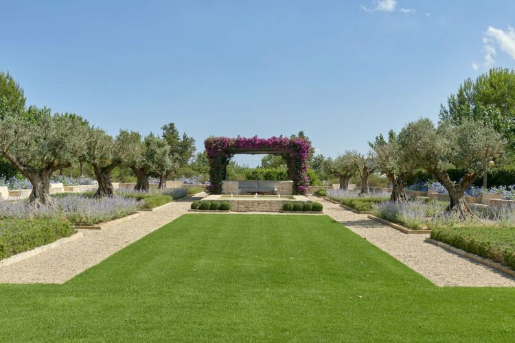 Can Jardin Familien Ferienhaus Auf Ibiza Mieten Garten Mit Brunnen Und Pergola