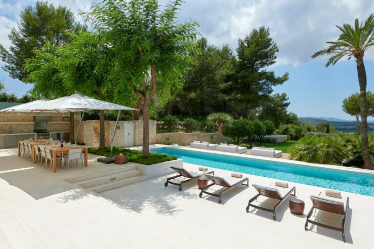 Can Jardin Luxus Ferienhaus Auf Ibiza Sonnenliegen Am Pool