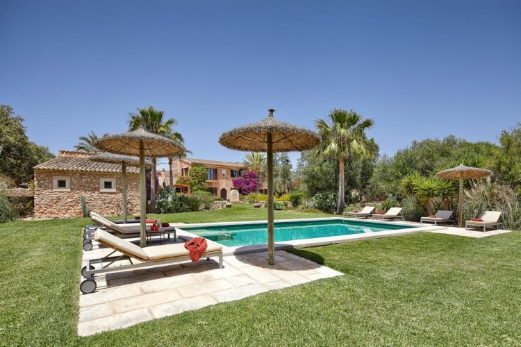 Luxus Finca Mallorca Süden mieten 10 PersonenCan Tarringo Santanyi Pool 2