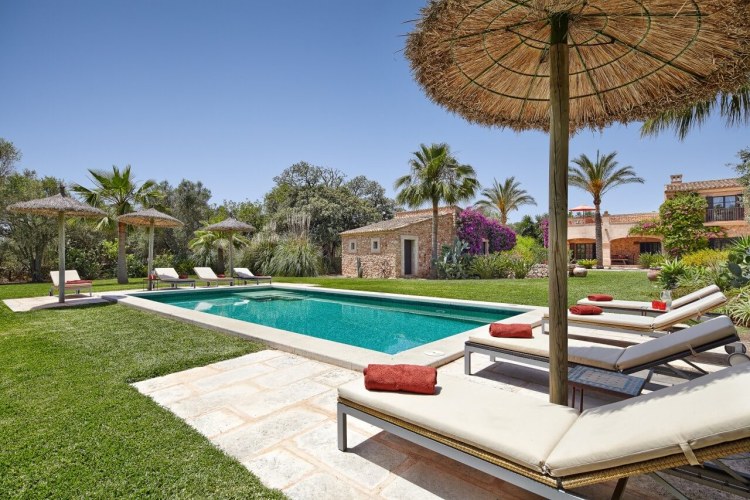 Luxus Finca Mallorca Süden mieten 10 PersonenCan Tarringo Santanyi Poolbereich 2