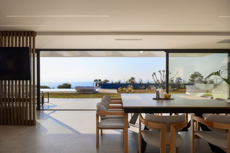 Canyon Hideaway Luxus Ferienhaus Auf Kreta Mieten Esstisch