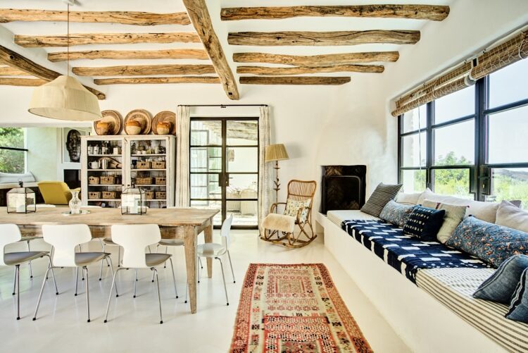 Casa Jumali Luxus Ferienhaus Ibiza Detail Esstisch Mit Sitzgelegenheiten