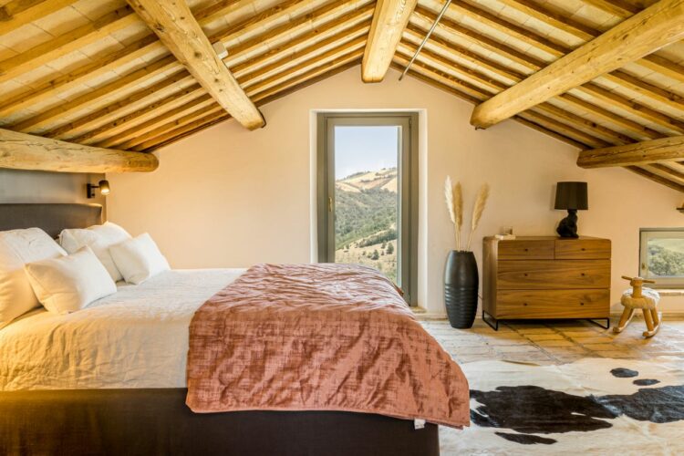 Casa Le Marche Ferienvilla Italien Mieten Marken Meeresnähe Master Bedroom16