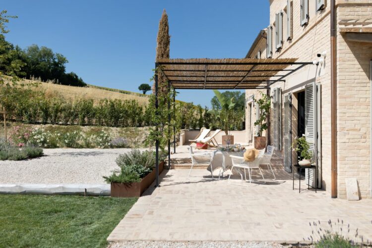 Casa Le Marche Luxus Ferienvilla Italien Marken Mieten Terrasse58