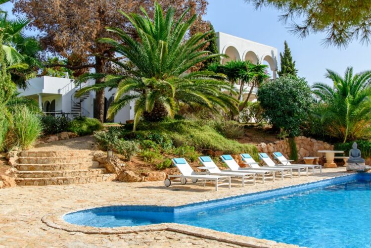 Casa Soleil Luxus Ferienhaus Ibiza Mieten Mediterraner Garten