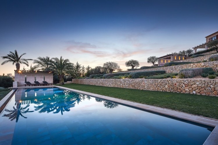 Luxus Finca Villa Mallorca mieten Casa Concos | Pool abends