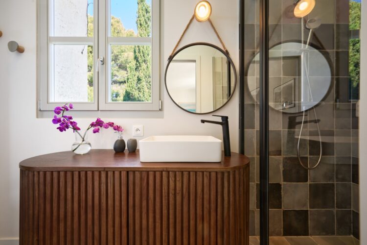 Cassis Hideaway Luxus Ferienhaus Cote D Azur Mieten Bad