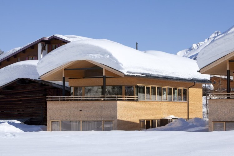 Chalet Arlberg Oesterreich Aussenansicht Schnee2