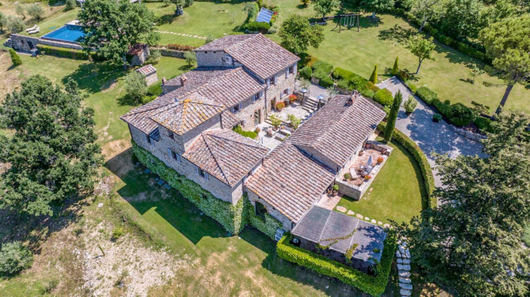 Chianti Country Estate Ferienhaus Toskana Mieten 14 Personen Luftaufnahme Closeup