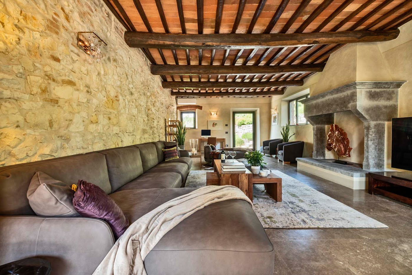 Chianti Country Estate Ferienhaus Toskana Mieten 14 Personen Wohnzimmer Mit Kamin